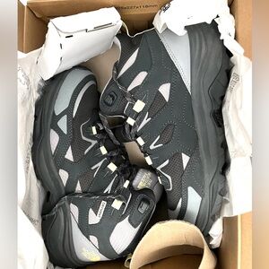 THE NORTH FACE Grey Hedgehog Fastpack 3 Waterproof Hiking Boots Women's Sz 8